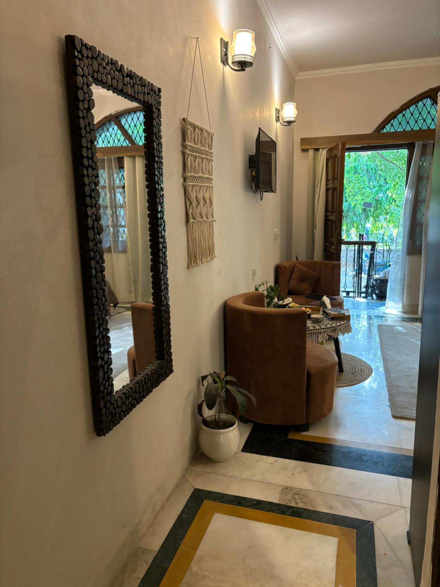 Atharva'S Homestay By Goaround Homes - Nehru Enclave Metro, South Delhi Nové Dillí Exteriér fotografie