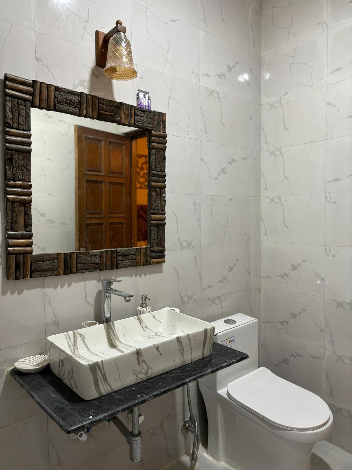 Atharva'S Homestay By Goaround Homes - Nehru Enclave Metro, South Delhi Nové Dillí Exteriér fotografie